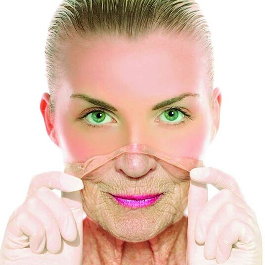 An adult woman gets rid of wrinkles on her face with household remedies