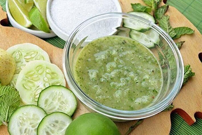 Cucumber mask helps keep skin fresh and young