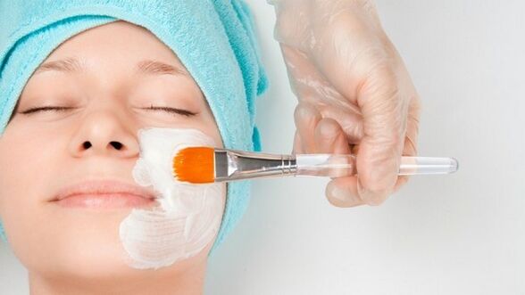 Facial mask is a folk remedy for skin rejuvenation at home