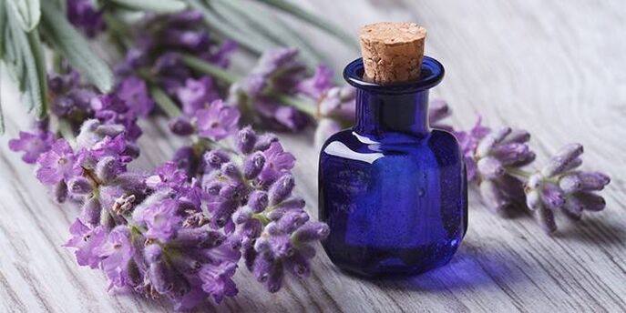 Lavender oil to rejuvenate the skin