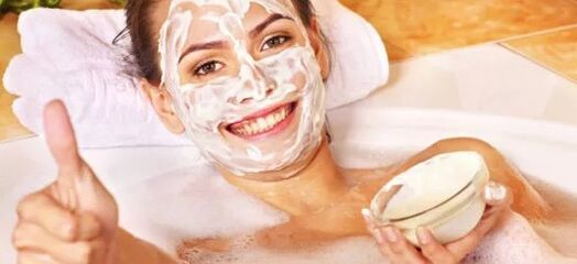 Face masks with cream or cream